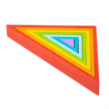 Houten stapel driehoeken